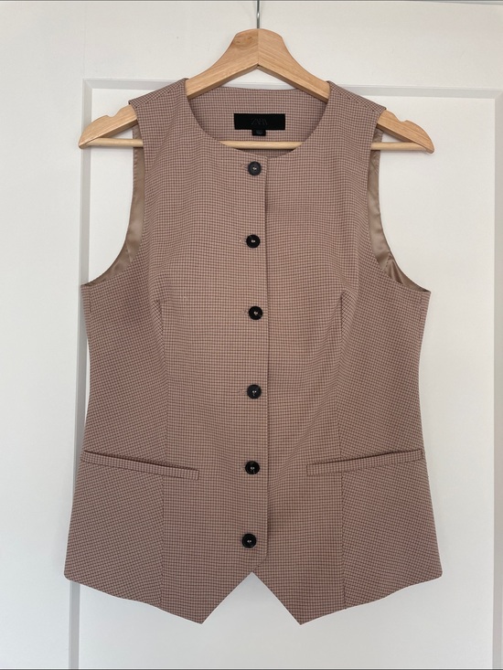 Zara Tops - Zara Beige tailored Vest